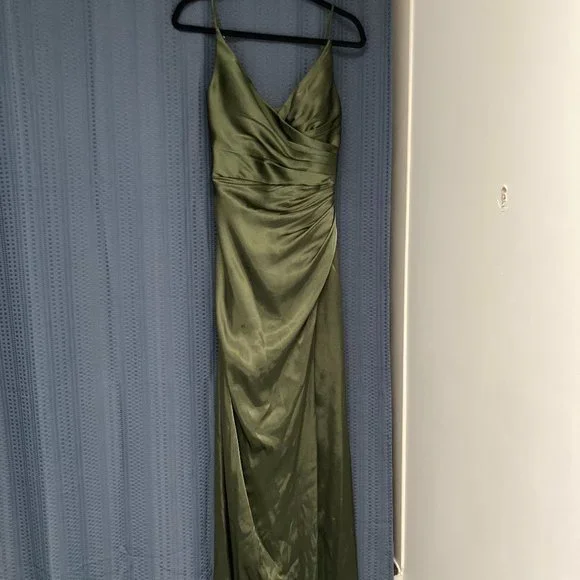David's Bridal | Dresses | Galina Signature Charmeuse Draped Strappy Bridesmaid Dress | Poshmark David's Bridal | Dresses | Galina Signature Charmeuse Draped Strappy Bridesmaid Dress | Poshmark